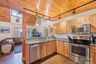 61 Calm Creek Rd, Waynesville, NC 28785 - Photo 12