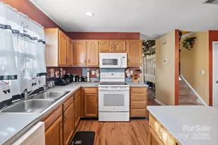 5702 Prescott Ct, Charlotte, NC 28269 - Photo 12