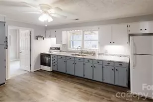 1567 Newfound Rd, Leicester, NC 28748 - Photo 14