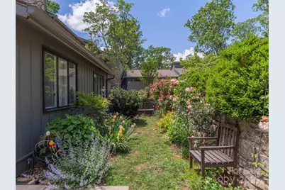 208 Crowfields Drive, Asheville, NC 28803 - Photo 2