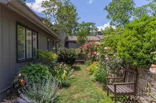 208 Crowfields Dr, Asheville, NC 28803 - Photo 2