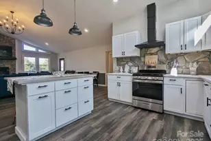 600 Pinewood Dr, Waynesville, NC 28786 - Photo 20