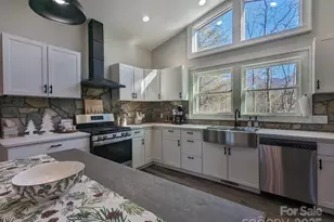 600 Pinewood Dr, Waynesville, NC 28786 - Photo 24