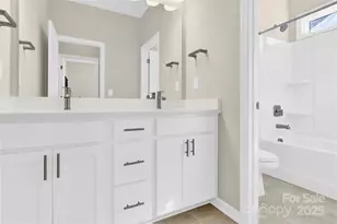 9131 NW Harwen Ln NE, Charlotte, NC 28215 - Photo 4