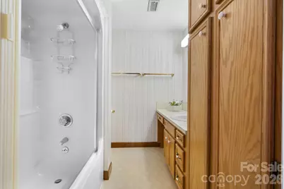 3910 6th Street NW, Hickory, NC 28601 - Photo 34