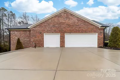 2865 Scarborough Court, Gastonia, NC 28054 - Photo 4