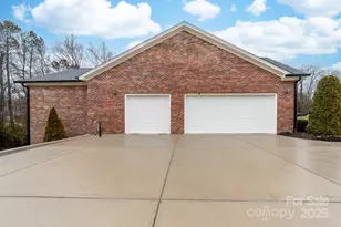 2865 Scarborough Ct, Gastonia, NC 28054 - Photo 4