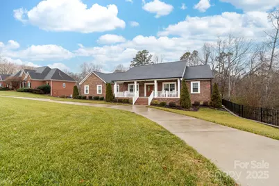 2865 Scarborough Court, Gastonia, NC 28054 - Photo 2