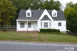 204 E Trade St, Dallas, NC 28034 - Photo 1