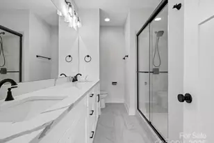 1122 Pegram Crossing Dr, Charlotte, NC 28205 - Photo 22