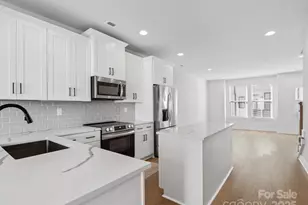 1122 Pegram Crossing Dr, Charlotte, NC 28205 - Photo 4