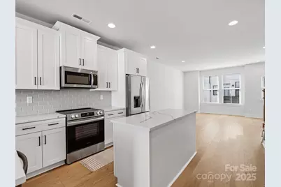 1122 Pegram Crossing Drive, Charlotte, NC 28205 - Photo 2