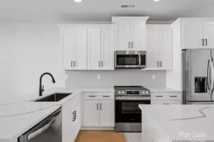 1122 Pegram Crossing Dr, Charlotte, NC 28205 - Photo 6