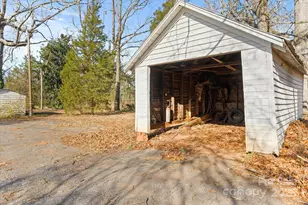 2948 W Main St, Claremont, NC 28610 - Photo 36