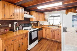 255 & 257 Crescent St, Saluda, NC 28773 - Photo 8