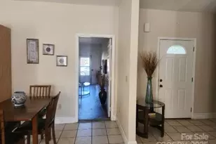 979 W Chapel Rd, Asheville, NC 28803 - Photo 4