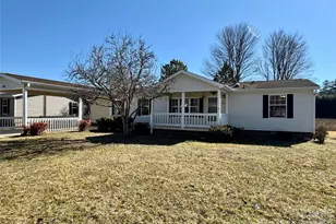 436 Riverwind Dr, Hendersonville, NC 28739 - Photo 2