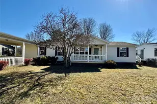 436 Riverwind Dr, Hendersonville, NC 28739 - Photo 2