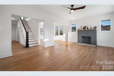 49 8th Street SE, Hickory, NC 28602 - Photo 2