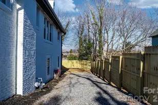 49 8th St SE, Hickory, NC 28602 - Photo 32