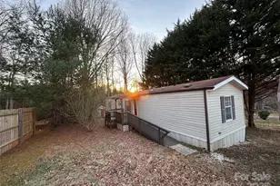 113 Highlander St, Morganton, NC 28655 - Photo 38