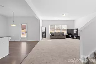 9022 Colwick Hill Ln, Charlotte, NC 28215 - Photo 12