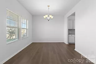 9022 Colwick Hill Ln, Charlotte, NC 28215 - Photo 6
