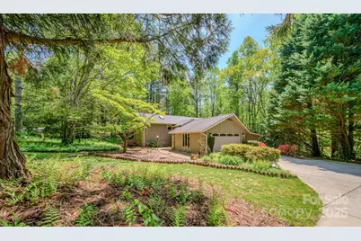 138 Woodhaven Drive, Hendersonville, NC 28739 - Photo 4