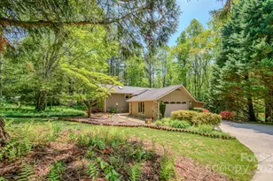 138 Woodhaven Dr, Hendersonville, NC 28739 - Photo 4