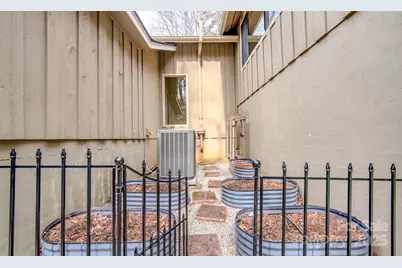 138 Woodhaven Drive, Hendersonville, NC 28739 - Photo 24