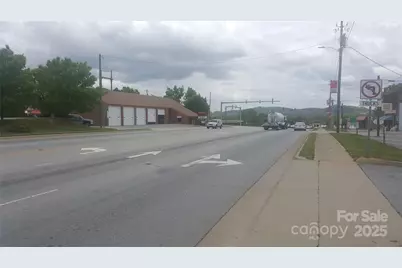 3665 Hendersonville Road, Asheville, NC 28732 - Photo 4