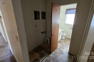 509 California Cir, York, SC 29745 - Photo 8