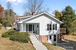 706 Rhodes Park Dr, Hendersonville, NC 28791 - Photo 2