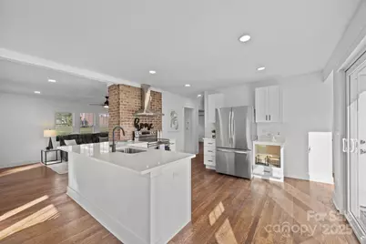 706 Rhodes Park Drive, Hendersonville, NC 28791 - Photo 20