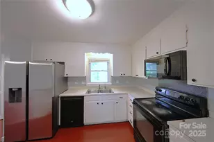 6126 Eagle Peak Dr, Charlotte, NC 28214 - Photo 12