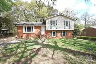 6126 Eagle Peak Dr, Charlotte, NC 28214 - Photo 2