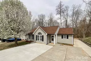 5610 Stone Bluff Ct, Charlotte, NC 28214 - Photo 32