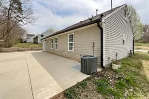 5610 Stone Bluff Ct, Charlotte, NC 28214 - Photo 36