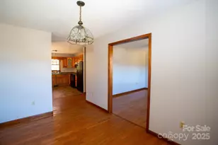 9 Lorena Dr, Asheville, NC 28806 - Photo 10