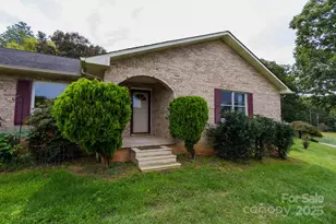 9 Lorena Dr, Asheville, NC 28806 - Photo 1