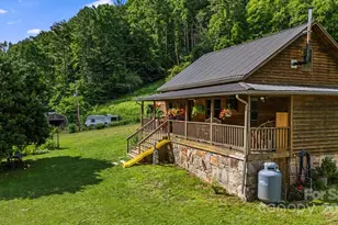 799 Fire Scald Rd, Green Mountain, NC 28740 - Photo 2