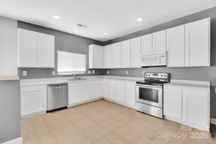 8214 Deodora Cedar Ln, Charlotte, NC 28215 - Photo 10