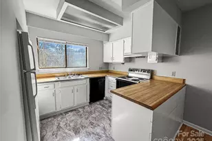 4824 Spring Lake Dr, Charlotte, NC 28212 - Photo 6