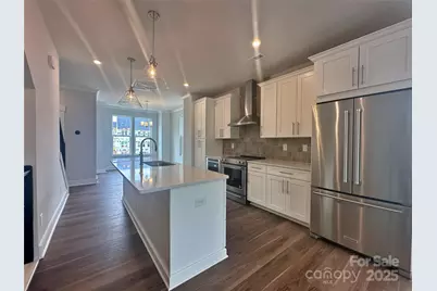 2035 Clarksdale Drive #33, Charlotte, NC 28206 - Photo 2