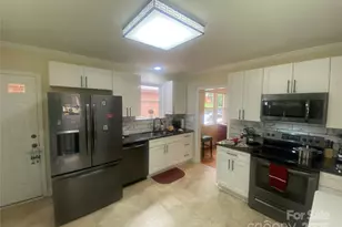 704 Marion Sims Dr, Lancaster, SC 29720 - Photo 2