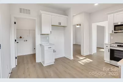 695 S Elm Street, Statesville, NC 28677 - Photo 8