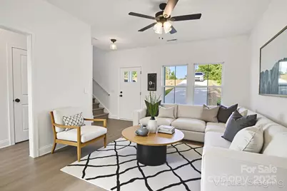 695 S Elm Street, Statesville, NC 28677 - Photo 4