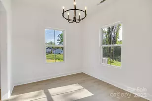 695 S Elm St, Statesville, NC 28677 - Photo 10