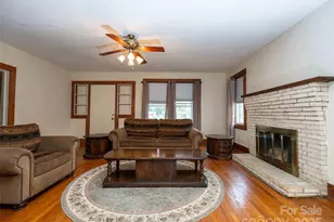 103 E King St, East Flat Rock, NC 28726 - Photo 12