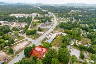 103 E King St, East Flat Rock, NC 28726 - Photo 32